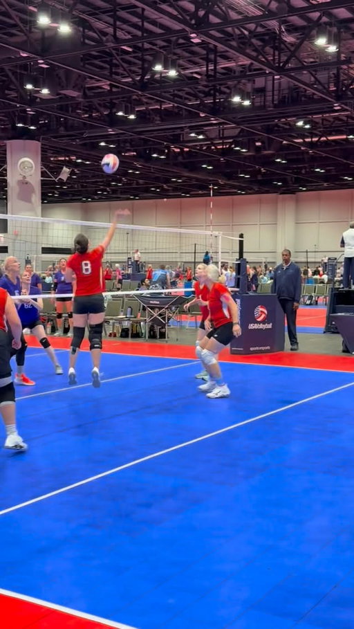 Long rally in the Women’s 50 Division! 🍿

Shades of Greatness and AFA Power Surges showing out at Adult Open Nationals.

#usavopen