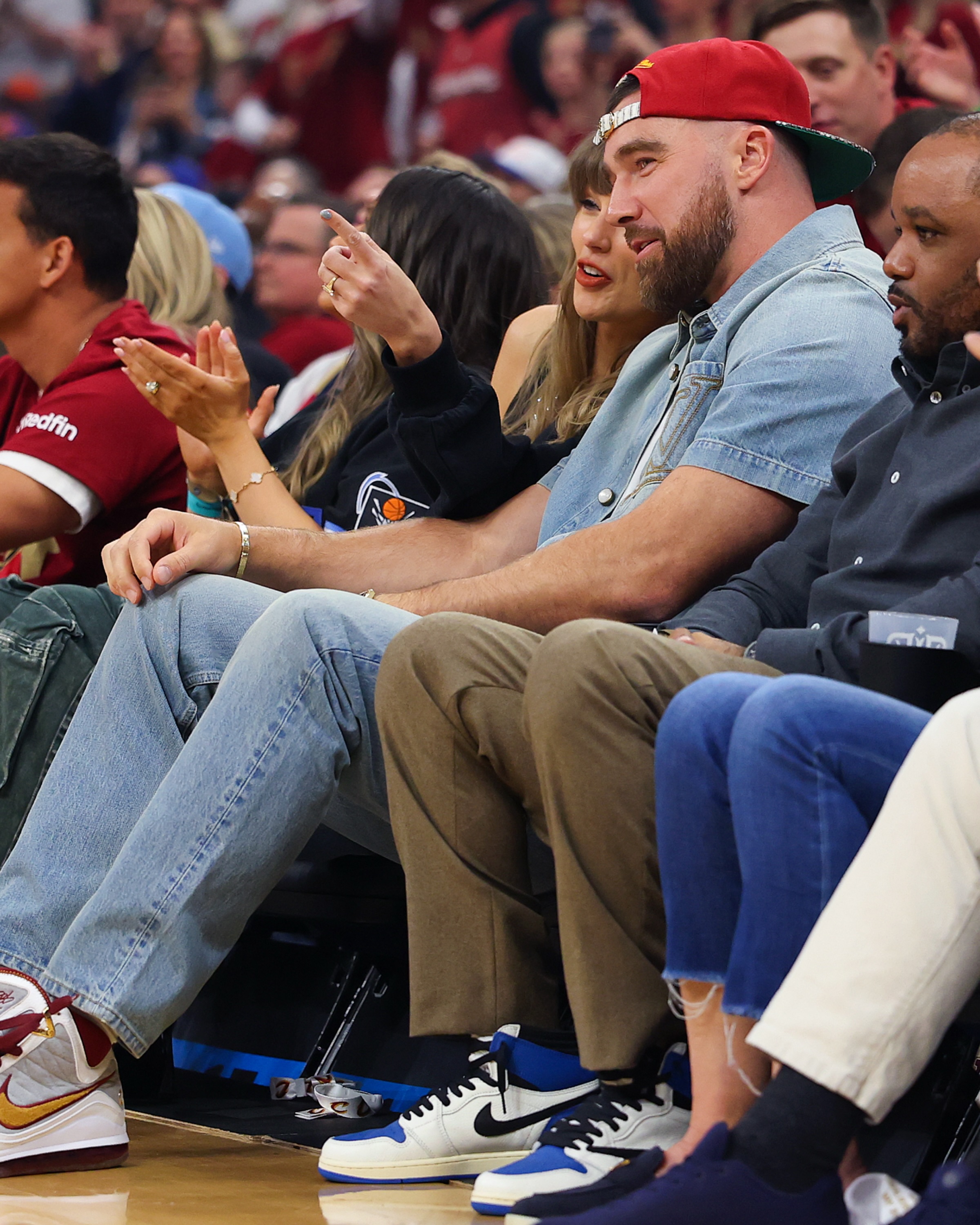 Travis Kelce and Taylor Swift in the building for game 3 Knicks vs Cavs ❤️

Via @gettyimages
