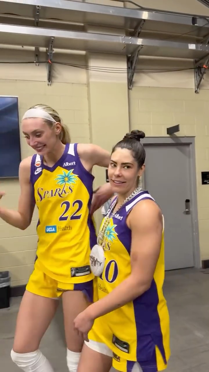 WHAT. A. GAME. 🔥

The @la_sparks secured the dub (101-95) over the Las Vegas Aces, locking in their third win of the szn!

Kelsey Plum had herself a night with 38 PTS, 4 REB, 9 AST, and 6 3PM!

#WNBASeason30