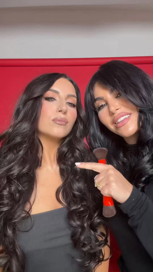 nothing like a @styledbyhrush face ✨ using @toolboxbeautyofficial 

#styledbyhrush #toolboxbeauty #makeuptransformation #celebmakeupartist #makeupartist