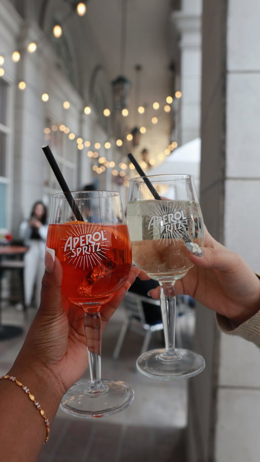 $8 spritz all summer long ✨🍾🍊

check out @cafenicolebistro located inside @novoteltorontocentre 🏨 daily happy hour from 4–8pm, including $3 off appetizers from 2–5pm + more‼️

#todotoronto #torontolife #happyhour #patio #aperolspritz