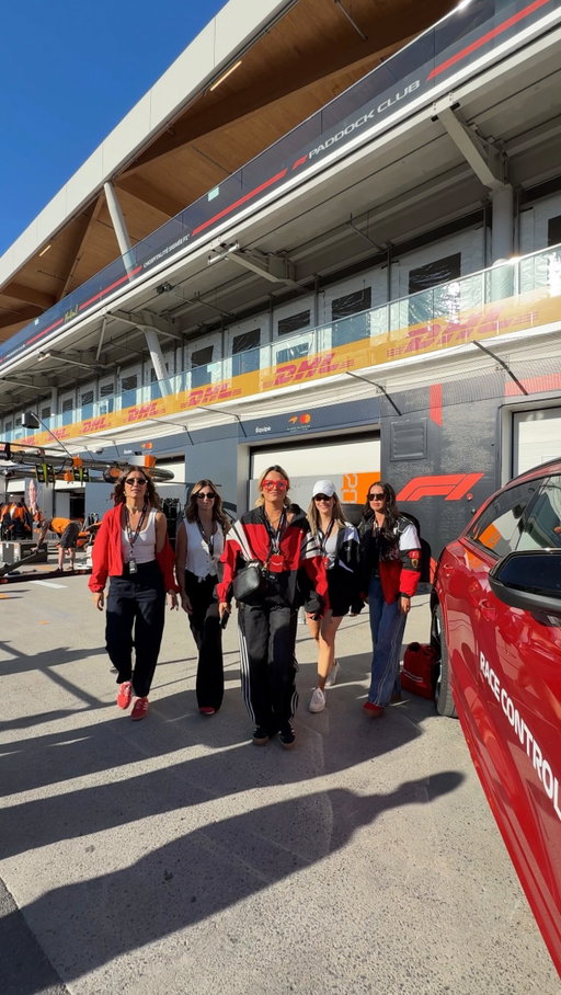 Girls don’t want flowers, they want tickets to F1.

Thank you for the best weekend @amazonca!! 
IB: @pierson 
.
.
.
#girlstrip #formula1 #montrealgrandprix #f1 moms Grand Prix racing formula1
