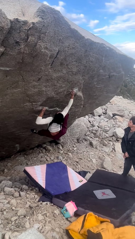 A little bop from yesterday’s trip to Heaven - name unknown, V9ish? Crazy that this Eastern Sierra alpine zone is basically* in our backyard (except you have to drive an intense 4x4 road and then hike 45min). But you can still see Bishop from the boulders 👀 The Coloradan in me got kinda hyped for the trek, almost makes me sad we’re going to Squamish for two months but this zone will still be here and I’m psyched to come back and explore in September!

Rad day out with a big ol’ crew - too many to tag, glad we all made it through that road.

Shoutout @keenantakahashi & @kylechassin for the spots, @willfraker for the capture 🎥

@thenorthface_climb @scarpana @organicclimbing @gnarlynutrition

#climbing #bishopbouldering