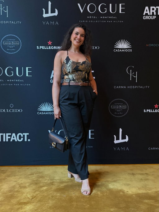 Racing weekend in Montreal 🏎️🏁
Full disclosure: I’m creating this post while sitting on cozy clothes and sitting on my couch. It’s called balance 💅🏼✨
@morphe2 @morphebrushes @studioss.co @voguehotelmontreal 
@lorealparis #worthit