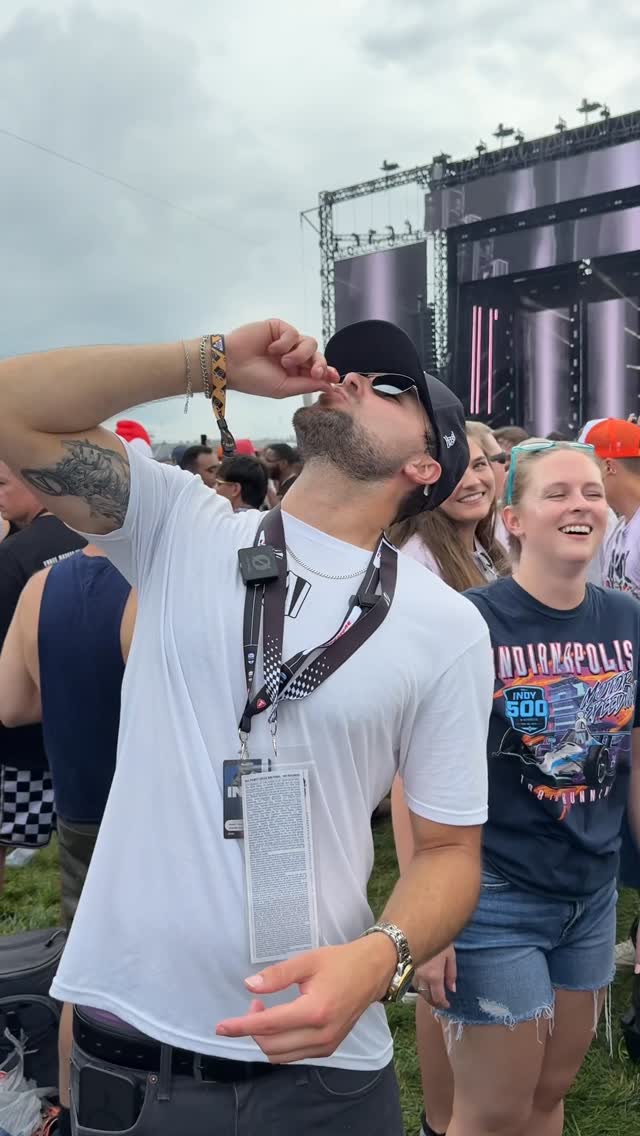 The largest single day sporting event in the world calls for some unique eats! Let’s see what we can find here for breakfast, lunch, and dinner at the Indy 500 Race! @andrettiindy #indy500