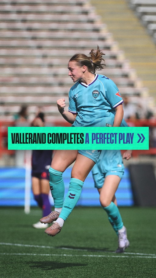 Spot on delivery from Sarah Taylor, and Julianne Vallerand completes the set piece 📦 🔥