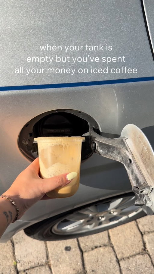 I’m just a girl 💕✨☕️🤎 

A queen who only has $$$ for cafecito. 

#coffee #icedlatte #coffeeathome #icedcoffee #brownsugarshakenespresso