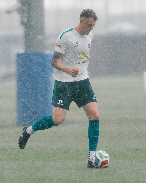Training in the rain 🚂🌧️⚽️

📸 @danielmazzarellaphoto 

#Socceroos