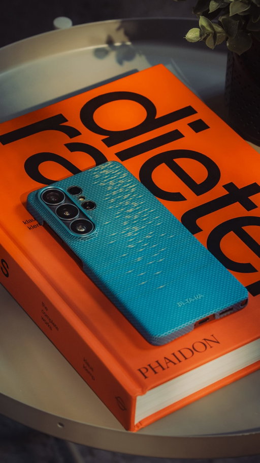 Samsung S26 ultra  e @ipitaka.global 🤩🤩

Buongiorno ragazzi! Oggi vi lascio una carrellata di cover Pitaka che mi sto godendo con il Samsung S26 Ultra.

Sottili, eleganti e con un bellissimo design minimal al quale Pitaka ci ha abituati 🙂

Quale vi piace di più?

#samsungs26ultra #wallpaper #coversamsung #s26ultra #pitaka