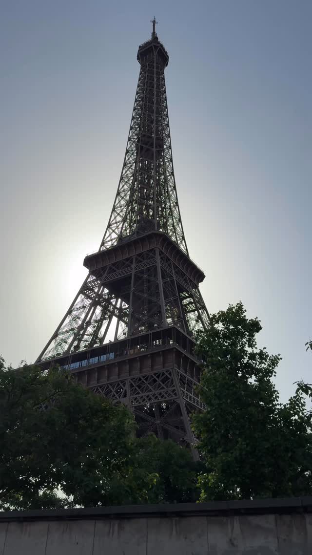 A quick hop across the Channel to visit our Grand Slam neighbours 👋🇫🇷