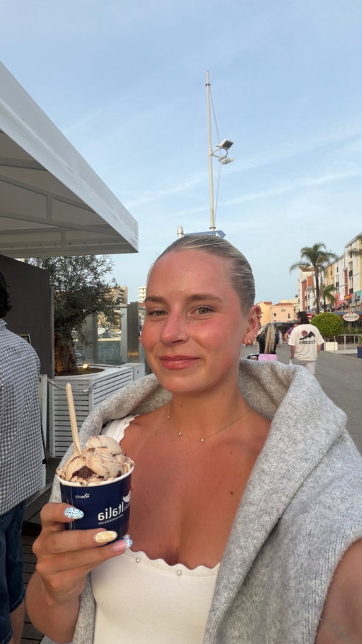 Controversial or….?

Summer may be approaching but you need to remember what actually matters 🤍 the experiences you make and the memories not how you look

#bodypositivity #bodyimagw