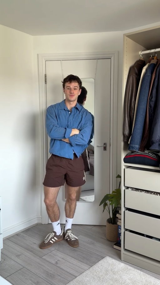 It is indeed often that I change what I’m wearing right at the last minute🥴

Shorts @adidasoriginals 
Vest @zaraman 
Overshirt 1 @zara 
Overshirt 2 @urbanoutfitterseu 
Trainers @adidas