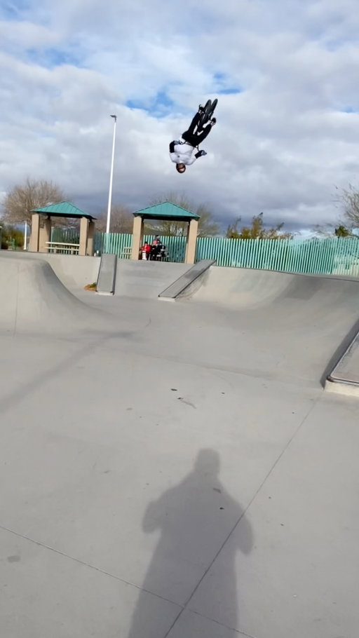 Concrete madness. #bmx #skatepark Whats your favorite clip?