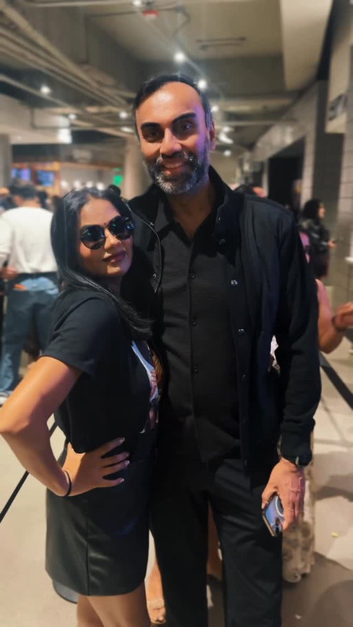 Diljit was unreal 🤍 got so close he pointed & sent us a heart🫶🏽… yeah we’re not over it and would 100% do it all over again!! Best night with my people ✨🔥 @diljitdosanjh @teamdiljitglobal 
.
#anilasajja #contentcreator #southasianinfluencer #atlantainfluencer #atlantainfluencer