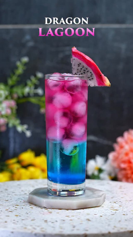 Dragon Lagoon 🍹✨
Another delicious and beautiful layered cocktail!
I’m obsessed with these colors! 💙💖

Ingredients:
• 1 oz blue curaçao 🔵
• 3 oz Sprite 🥤
• 3–4 cubes of pink dragon fruit 🐉
• 2 oz white rum 🏝️

#cocktails #cocktailrecipe #mixology #bartender #drinkstagram