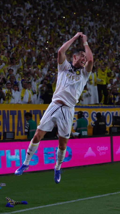 @cristiano felt every second of that win.

Heart rate at the second goal: 177 BPM 🔥
Heart rate at full time: 154 BPM 🏆

From goal to glory the WHOOP data captured it all. Some moments are bigger than the game and you can see it in every heartbeat. Congrats CR7 and Al-Nassr for the legendary win.