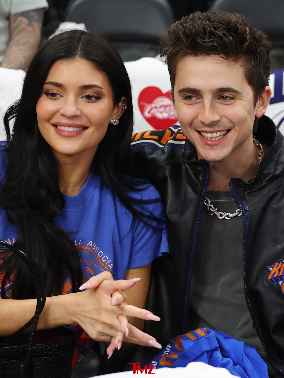 Timothée Chalamet and his girlfriend Kylie Jenner celebrated courtside as the New York Knicks swept the Cleveland Cavaliers, making their return to the NBA Finals for the first time since 1999 🏀🏆

📸: Getty