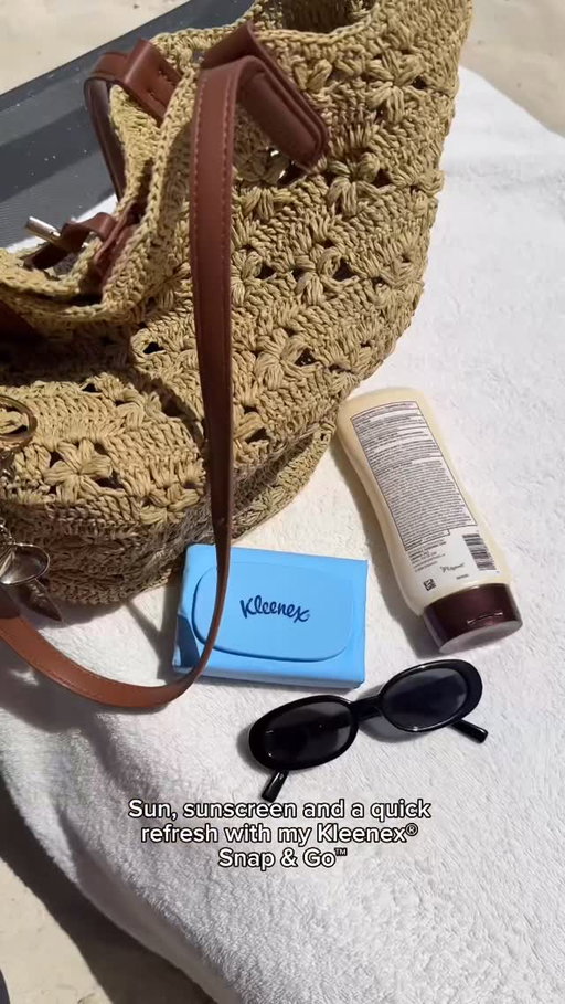 Life doesn’t pause but Kleenex® Snap & Go™ always keeps up✨