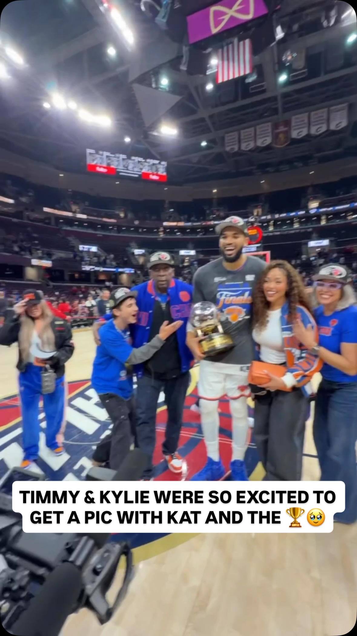 Timothée Chalamet and Kylie Jenner grabbed a flick with KAT, his family, and the Bob Cousy Trophy last night! For the first time in 27 years... the @nyknicks are BACK in the NBA Finals 🏆