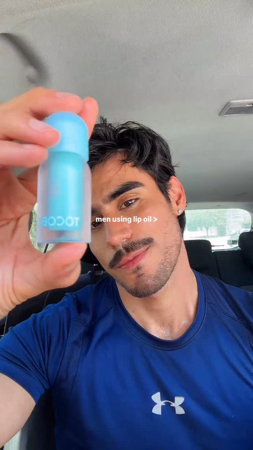 pretty boys use lip oil

@tocobo_mexico @sephoramx 
#mensgrooming #kbeauty #mensbeauty #lipoil