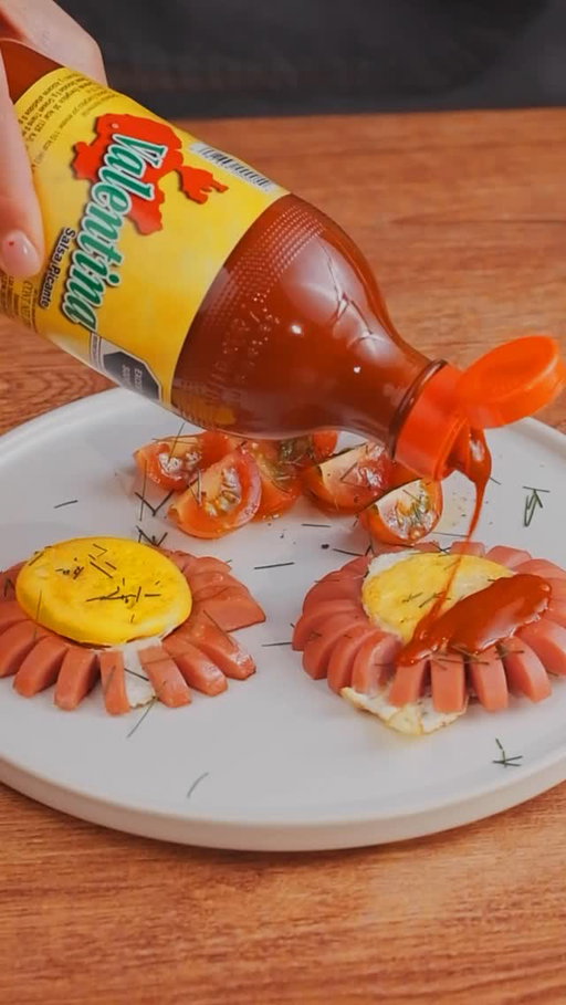 Un desayuno diferente con mucha proteína. ¡Ah! y que no falte la Salsa Valentina

#Valentina #recetasfáciles