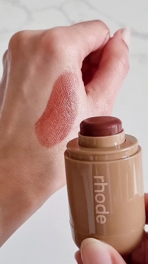 @rhode pocket blush cream blush - toasted teddy 🧸🤎
_______
#rhode #blush #pocketblush