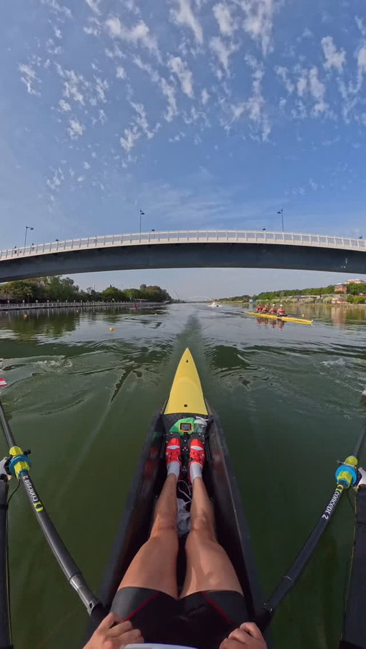 Out for a little spin in the 2x with @alizeebrien and the squad! Last few days until we ramp it 🆙 into race mode 🐎 

#rowing #rowingasmr #double #athlete #pov