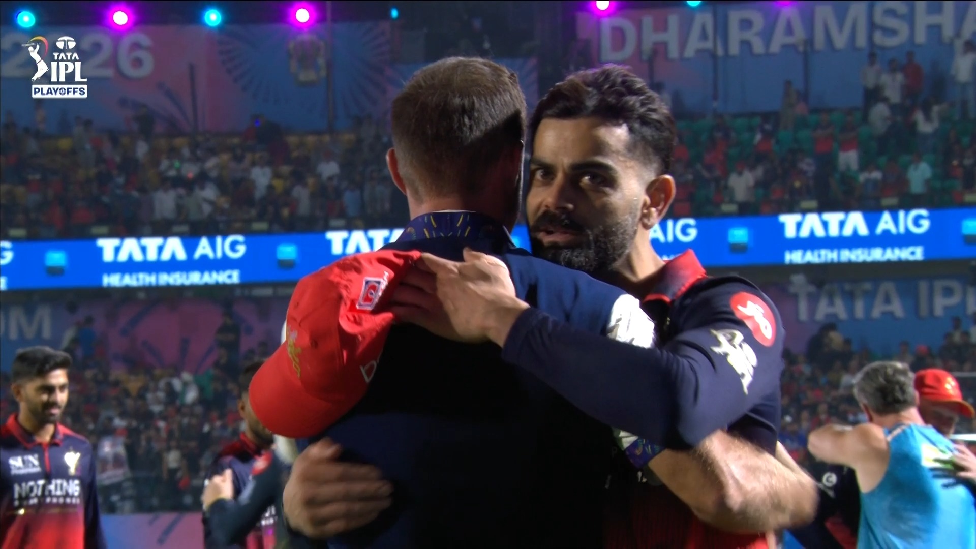 A special meet-up we always love to see 🫂❤️

#TATAIPL | #Qualifier1 | #TheFinalLeap | #RCBvGT