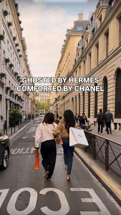 Tell me your Hermès Paris stories: the miracle appointments, the heartbreaks, the ghosting, the surprise quota bags… I want ALL the unhinged lore. 

#hermes #chanel #paris #ritzparis #minikelly