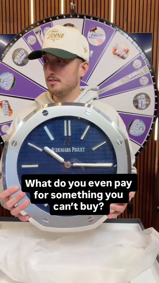 Vookum runs an Audemars Piguet wall clock, a piece not available at retail and typically only seen with top-tier clients or ADs, with no real market comps to anchor it.
With nothing to benchmark against, it turns into a pure collector moment as two regulars keep pushing it higher toward the end.
What would you value something like this at?

#AudemarsPiguet
#APWallClock
#APxSwatch
#SwatchCollab
#WatchCollectors