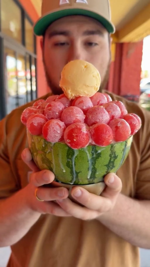 Trying the viral Bingsoo from Snowy Village @snowyvillagearizona