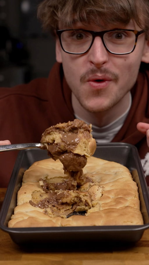 We recreated the viral scoopable cookies, would you try it? 👀

Like this video? Follow @foodys for more! 🍪

#foodys #food #dessert #cookiedough #cookie