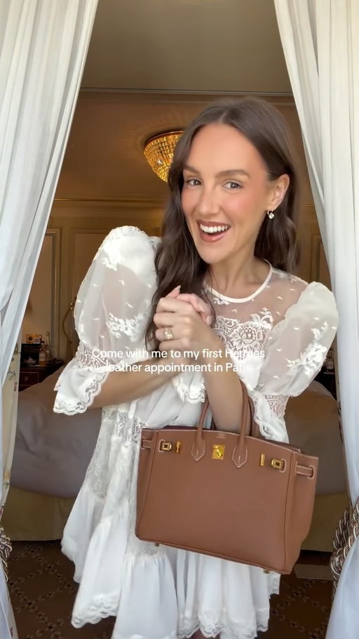 Can you guessssss 🤎🤎🤎🤎👀👀

#hermes #paris #hermesunboxing #hermesleather