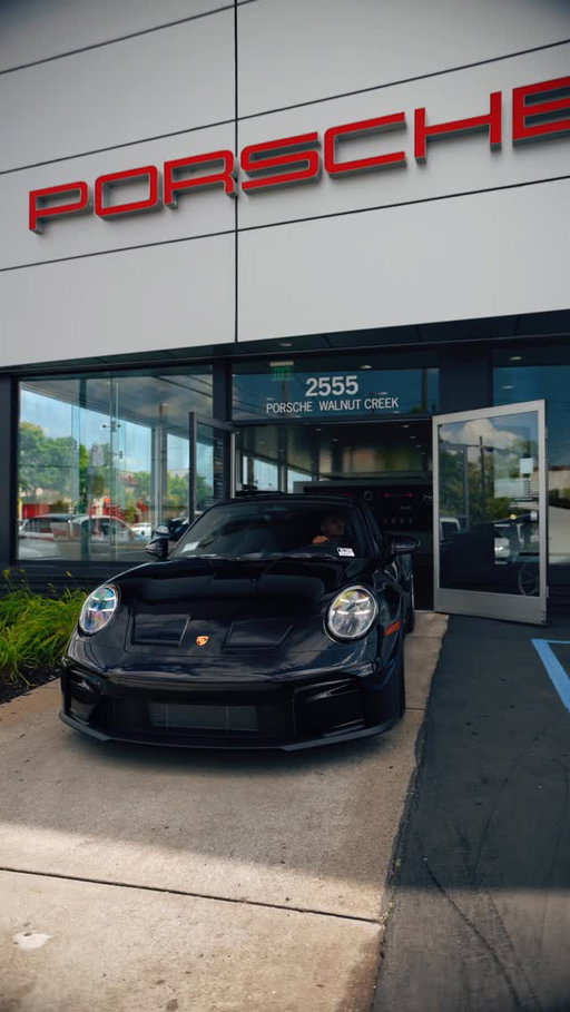 Pulling in some new showroom eye-candy. 

#Porsche #WalnutCreek