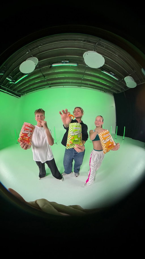 #WAVERS one year anniversary called for a dance break 🎉 Spicy dill pickle is my fav 😋 @daviddobrik @eatdoughbriks @nyjah_nelson_official @randistrong @angelablymiller @studiostrongice
