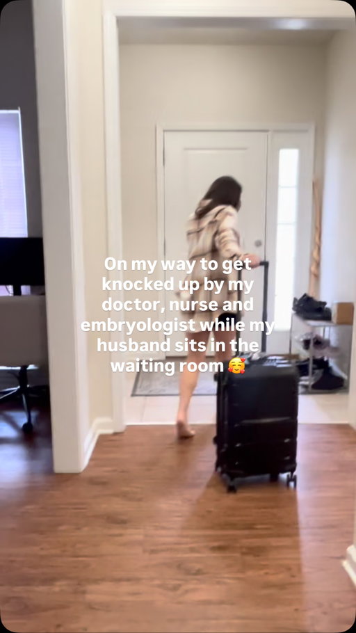 If know, you know. Transfer day is a whole vibe and somehow explaining it to people outside the surrogacy world never gets easier 😂

But in all seriousness, this is what gestational surrogacy actually looks like. A surrogate, a medical team, an embryo created by the intended parents, and a husband in the waiting room who deserves a medal🏅

The fact that she’s doing this for someone else’s family while making the rest of us laugh? That’s a surrogate for you. 🤍

Drop a 🤍 if you’ve lived this moment or tag someone who needs to understand what transfer day actually is.

#surrogacy #surrogacylife #transferday #gestationalsurrogate #surrogacyhumor