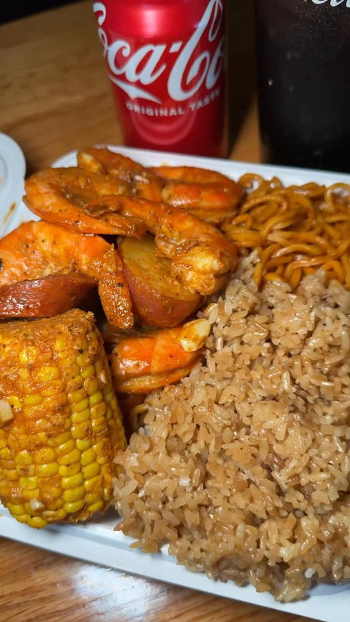 Trying the $14 seafood boil and hibachi lunch combo from Krazy Cajun in Tempe @krazycajunseafoodhibachi