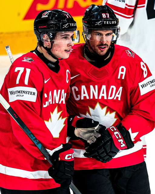 Sid & Macklin 😍

📺: Canada vs. USA at the #IIHF #MensWorlds on NHL Network