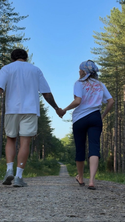 little Lucy wouldn’t believe her luck

#couple #invisiblestring