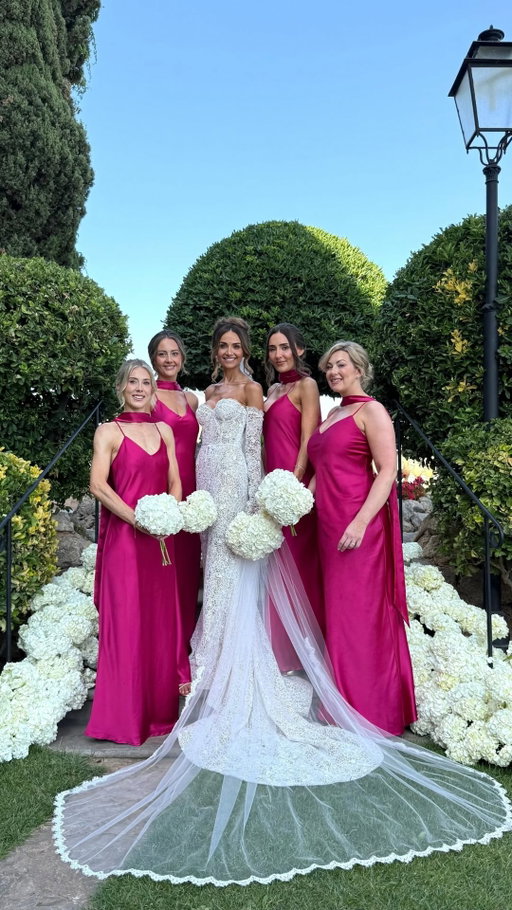The bridesmaids trend we’re loving: hot pink satin 💕

Featuring our Brooklyn satin bridesmaids dress at a real wedding. Perfect for modern bridal parties, destination weddings, summer weddings and a bold bridesmaid colour palette.