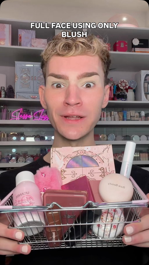 Picking out a full face of only blushes!? 🫨

#makeup #makeupcollection #makeuplover #blush #makeupchallenge