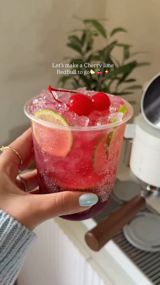 Spring edition 🌸Cherry Sakura Red Bull + cherry & lime 🍒🍋‍🟩 = officially my new obsession 🤤
You NEED to try this combo!

Cups from @tossware get your 20% off here 🔗🔗🔗

https://get.aspr.app/SH1mle

#dirtyredbull #redbull #cherrylimeade #cherry