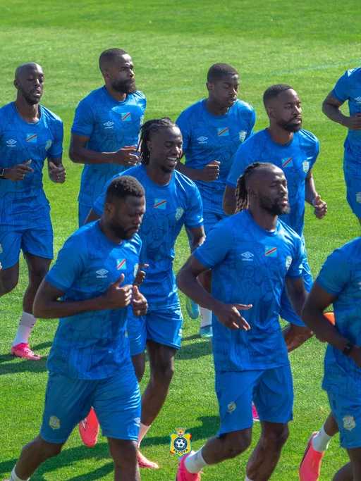 [ 𝐒𝐄́𝐀𝐍𝐂𝐄 𝐃𝐔 𝐉𝐎𝐔𝐑 🐆]

𝑴𝒐𝒔𝒂𝒍𝒂 𝒆𝒛𝒐 𝒌𝒐𝒃𝒂 𝒔𝒆 𝒌𝒐𝒌𝒐𝒃𝒂. 🇨🇩🐆

Nos Léopards poursuivent leur préparation avec sérieux, engagement et détermination en Belgique 🇧🇪. 💪🏾🔥

Le groupe reste pleinement focus sur les objectifs fixés.

#FecofaRDC #AllezLesLéopards #RoadToWorldCup #BendeleEkweyaTe