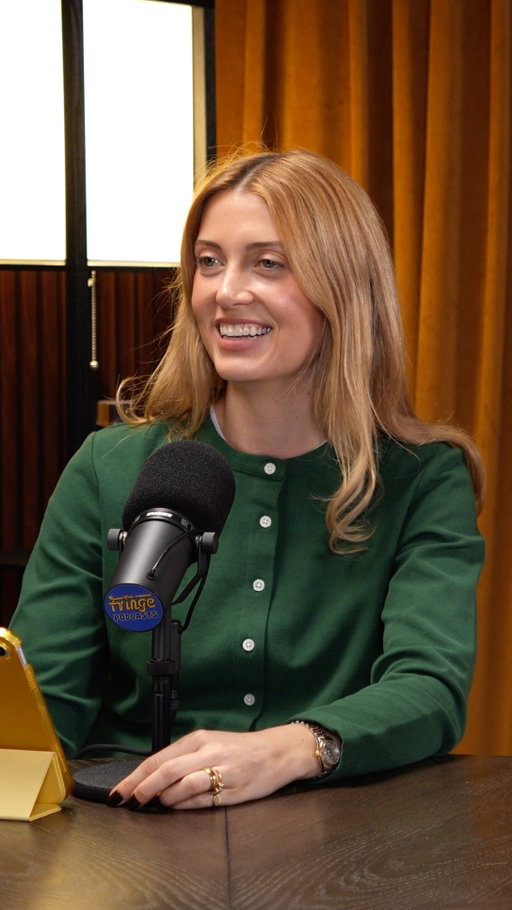 Comment “Link” to listen!
✨357: The Four Messiest Hollywood Affairs ❤️‍🩹 ft. Joe Peacock✨

📸: Shutterstock and The Howard Stern Show

#clairedanes #billycrudup #celebgossip #marylouiseparker #2000stabloids