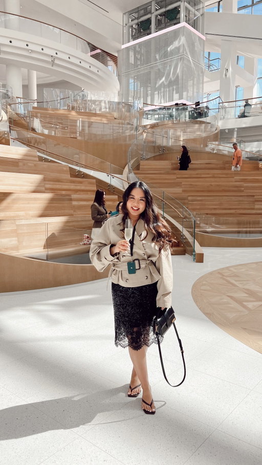 After years of waiting, @oakridgepark is finally open — and it completely exceeded expectations. ✨ 

From luxury shopping to the stunning @timeoutmarketvancouver every space feels straight out of a dream. More than just a mall, this is Vancouver’s newest destination for food, culture, community, and elevated experiences.

Save this for your next visit ✨

#oakridgepark #grandopeningday #luxurylifestyle #vancouvereats #explorevancouver