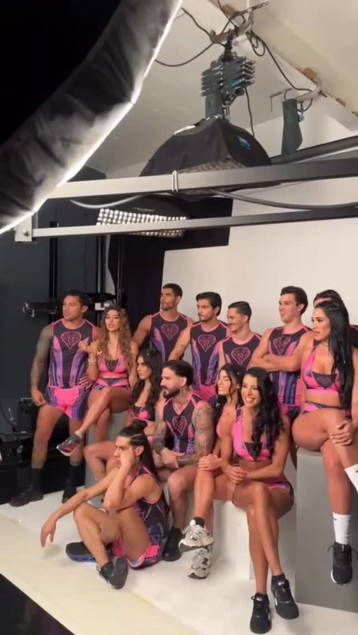 Hola soy kerly Ruiz mi primera vez en un reality de competencias ! Soy Team Cobra y Cuento con tu apoyo !!