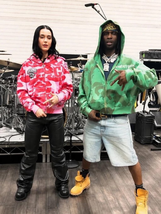 Chief Keef 🤝 Katy Perry 

Back in 2013, an unexpected exchange between legendary Chicago drill rapper Chief Keef & the global pop star icon Katy Perry took place. After hearing Sosa’s “Hate Bein Sober” Perry took to Twitter explaining that she had “Serious doubt for the world.” Being 17 at the time, Chief Keef fired back quickly and the situation escalated into a full on viral beef. 

Chief Keef & Lex Luger sampled Katy Perry’s “Legendary Lovers” on arguably one Sosa’s greatest hits, “Save Me.” Luger flipped the instrumental in a way that made Perry sound like she was saying “Sosa is Legendary.” 

Over a decade later, the pair have seemingly put their differences aside. Sosa even gifted her a Glo-Gang hoodie. A true full circle moment in history. ☀️

follow @lyricalemonade for more posts like this
