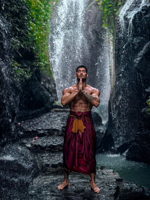 Setiap hari saya merasa bersyukur tinggal di pulau suci ini, Bali. 🙏🏼🏝️

Bali menerima saya dengan hati yang terbuka dan memberi saya semua yang dulu hanya menjadi mimpi saya.

Di sini saya jatuh cinta pada tempat ini. Saya belajar tentang budaya Bali. Saya punya banyak teman orang Bali. Saya juga belajar berbicara bahasa Indonesia.

Saya mencoba banyak makanan enak dan menikmati setiap pengalaman di sini.

Sekarang saya sedang membangun masa depan saya di Bali.

Terima kasih, Bali, untuk semua kebaikan, pelajaran, dan kebahagiaan yang saya terima.

Terima kasih kepada para dewa Bali atas semua berkah untuk hidup saya hari ini dan untuk masa depan saya.

Bali akan selalu ada di hati saya. 🤲🏼♥️🇮🇩