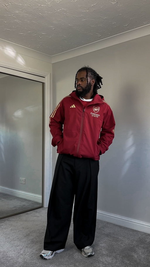 What we wearing to the parade? 👀⚽️❤️

@arsenal 
@adidasuk 

#arsenal #arsenalparade #coyg #outfit #championsleaguefinal