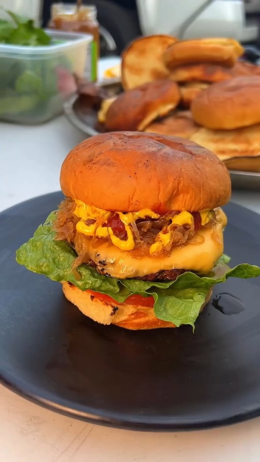 Summer grilling just got an upgrade 🥪🔥
Our Better Way Protein Burger and Hot Dog buns balance protein, fiber, and flavor in every bite!
Available online and in store 😍